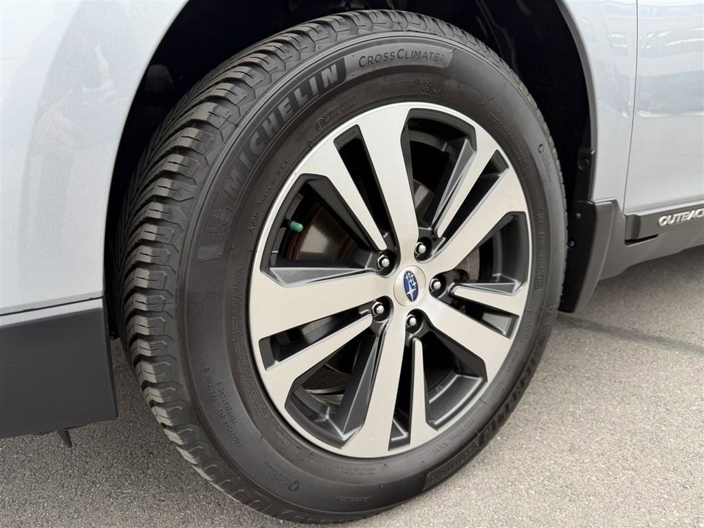 Used 2018 Subaru Outback 2.5i Limited image 33