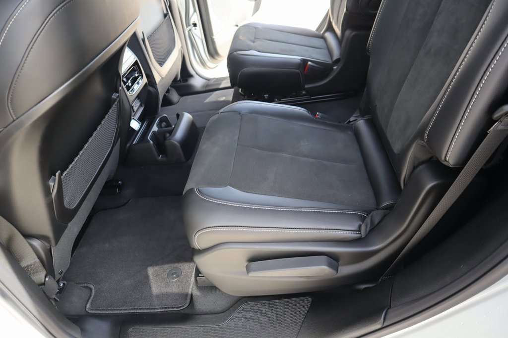 New 2025 Jeep Grand Cherokee L Altitude image 12