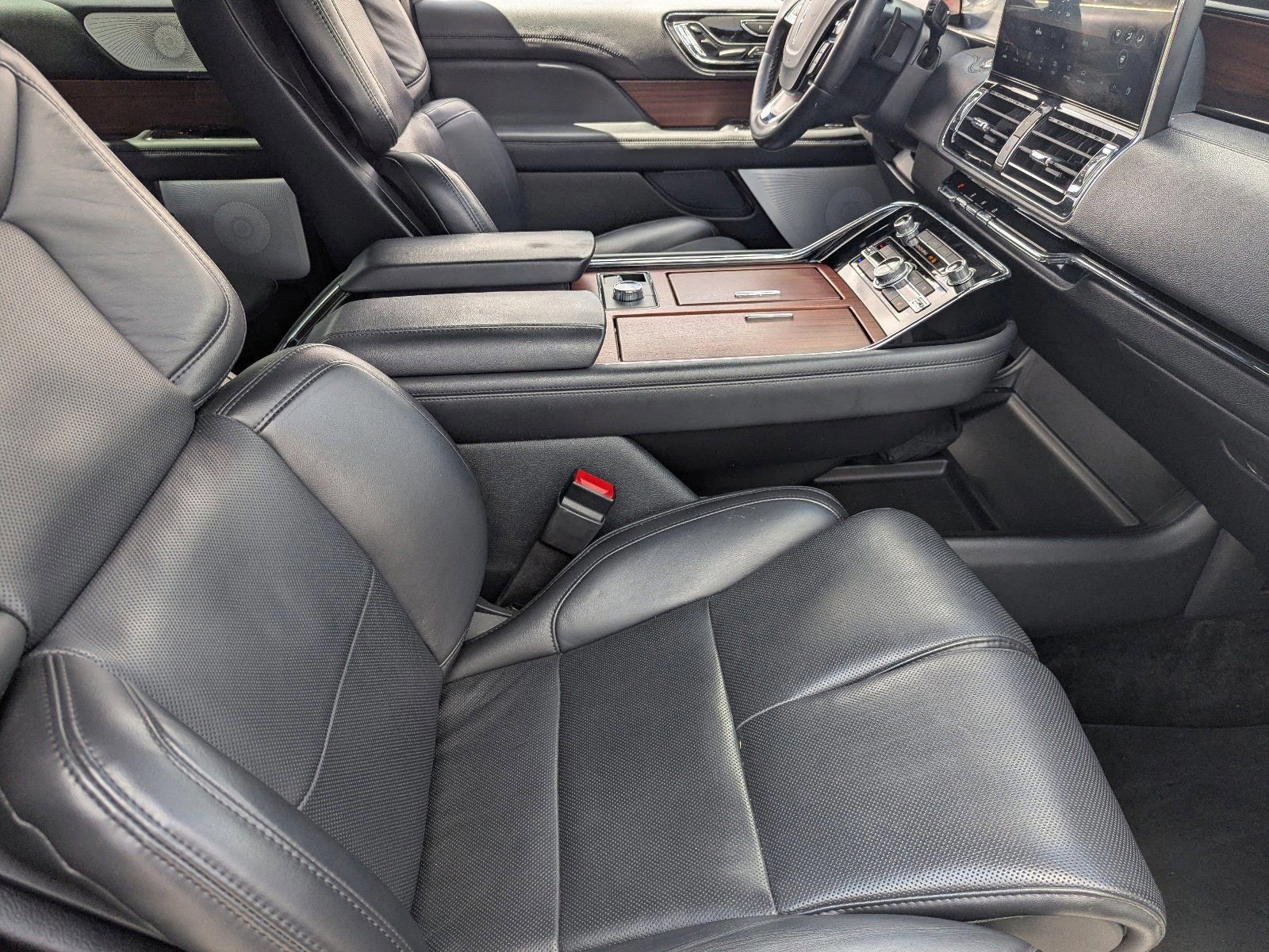 Used 2023 Lincoln Navigator Reserve image 12