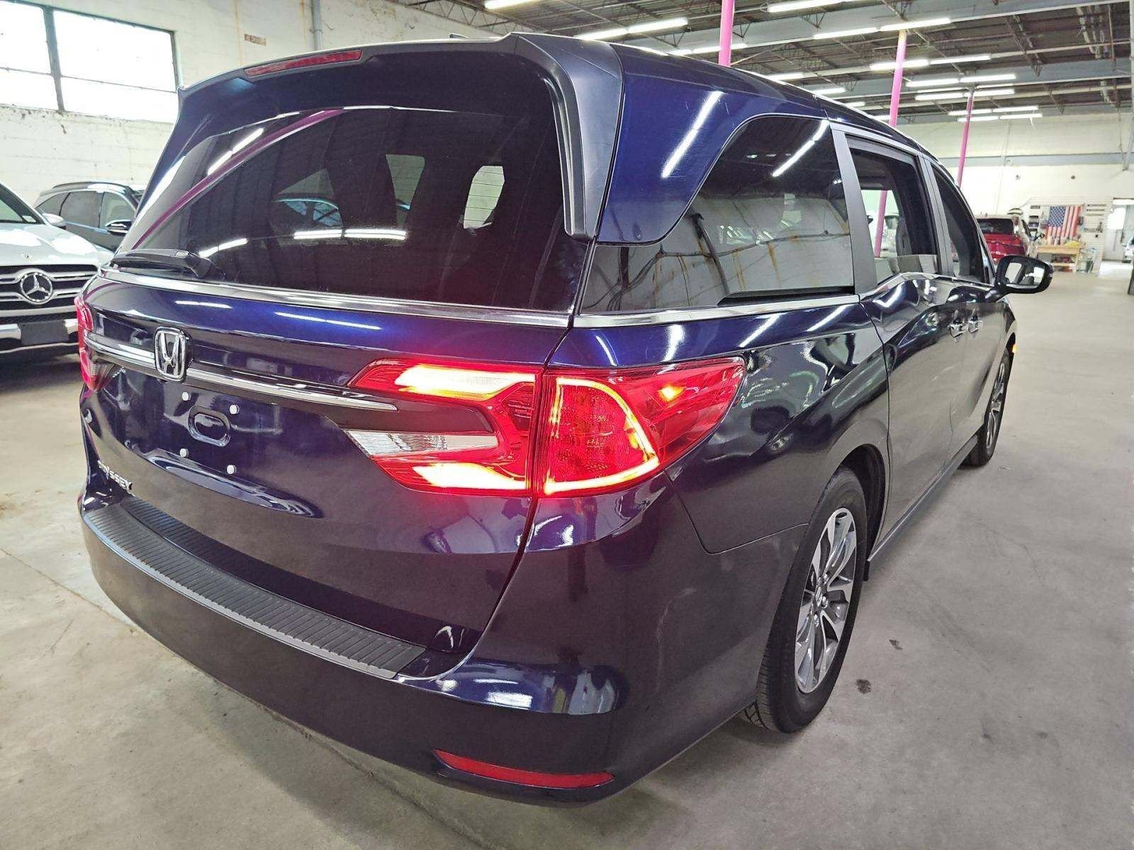Used 2023 Honda Odyssey EX-L image 3