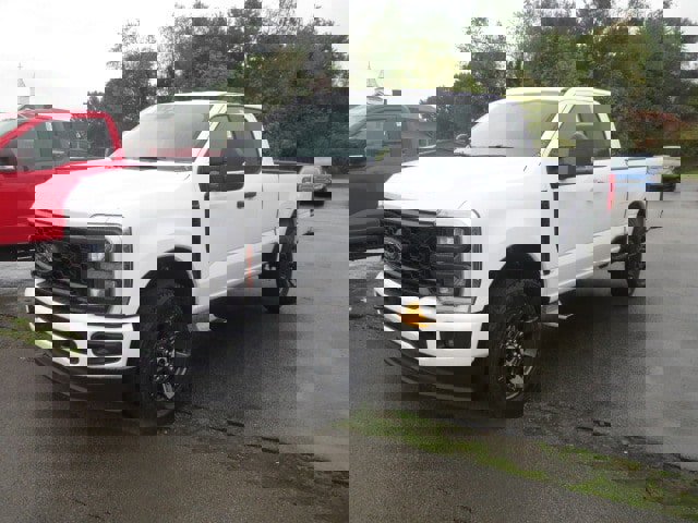 New 2026 Ford F350 4x4 SuperCab Super Duty image 4