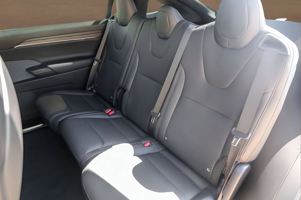 Used 2023 Tesla Model X image 23