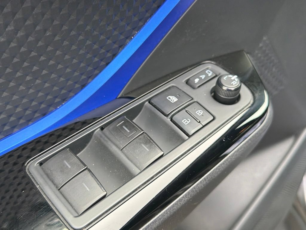 Used 2021 Toyota C-HR XLE FWD image 12