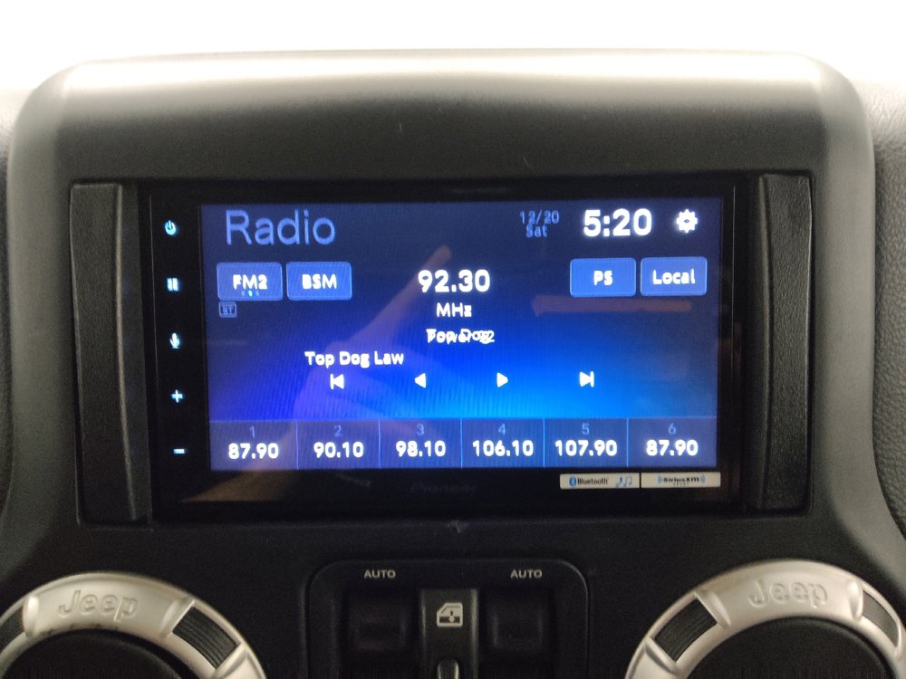 Used 2016 Jeep Wrangler Unlimited Sahara w/ Connectivity Group image 25