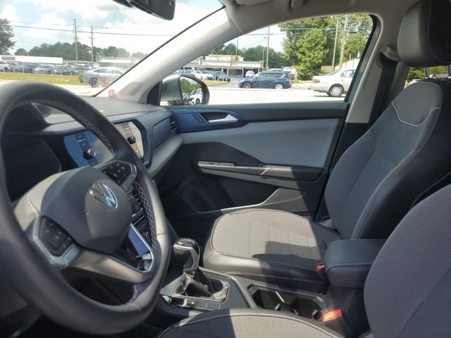 Used 2023 Volkswagen Taos SE w/ Black Wheel Package FWD image 23