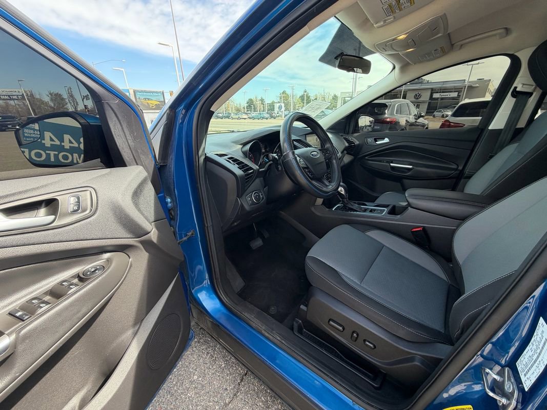 Used 2018 Ford Escape SE w/ SE Sync 3 Package image 16