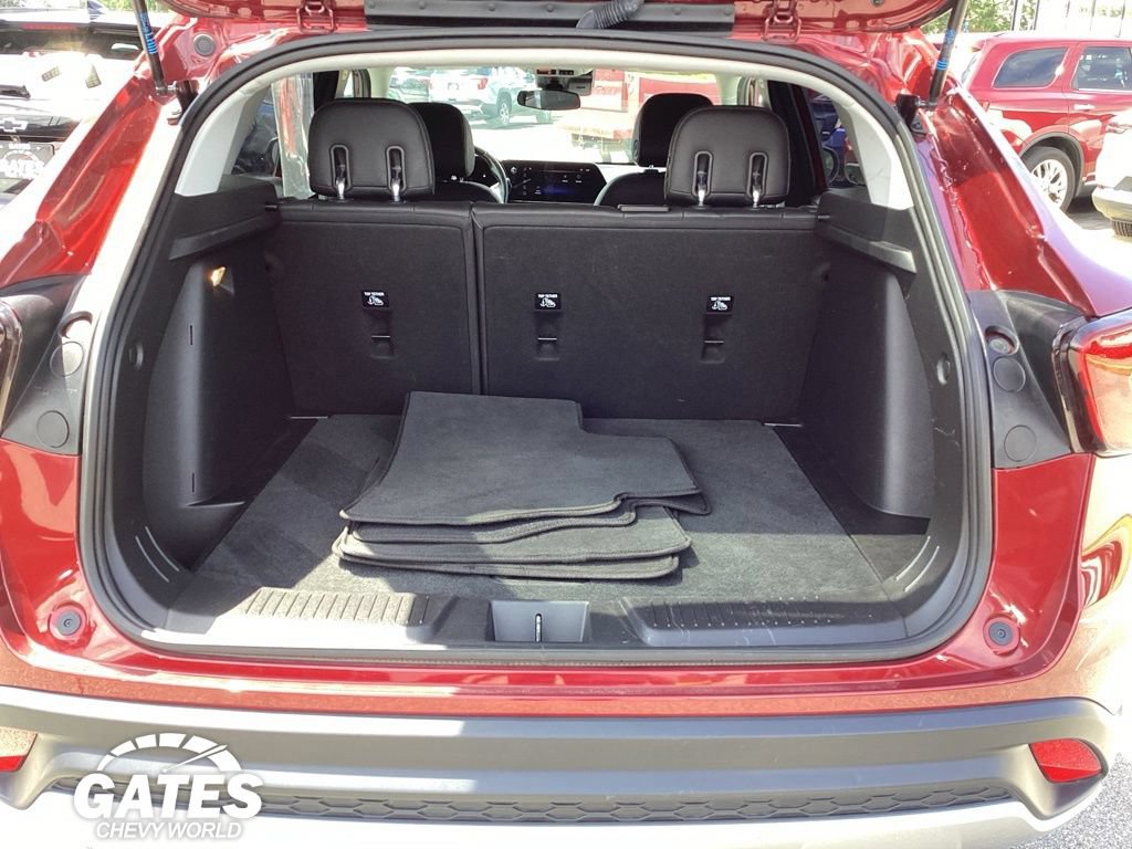 Used 2024 Chevrolet Trax LT w/ Driver Confidence Package FWD image 11