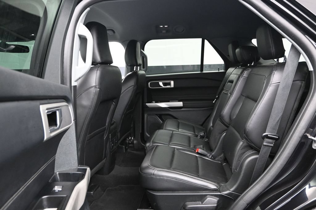 Used 2023 Ford Explorer XLT w/ Equipment Group 202A AWD/4WD image 21