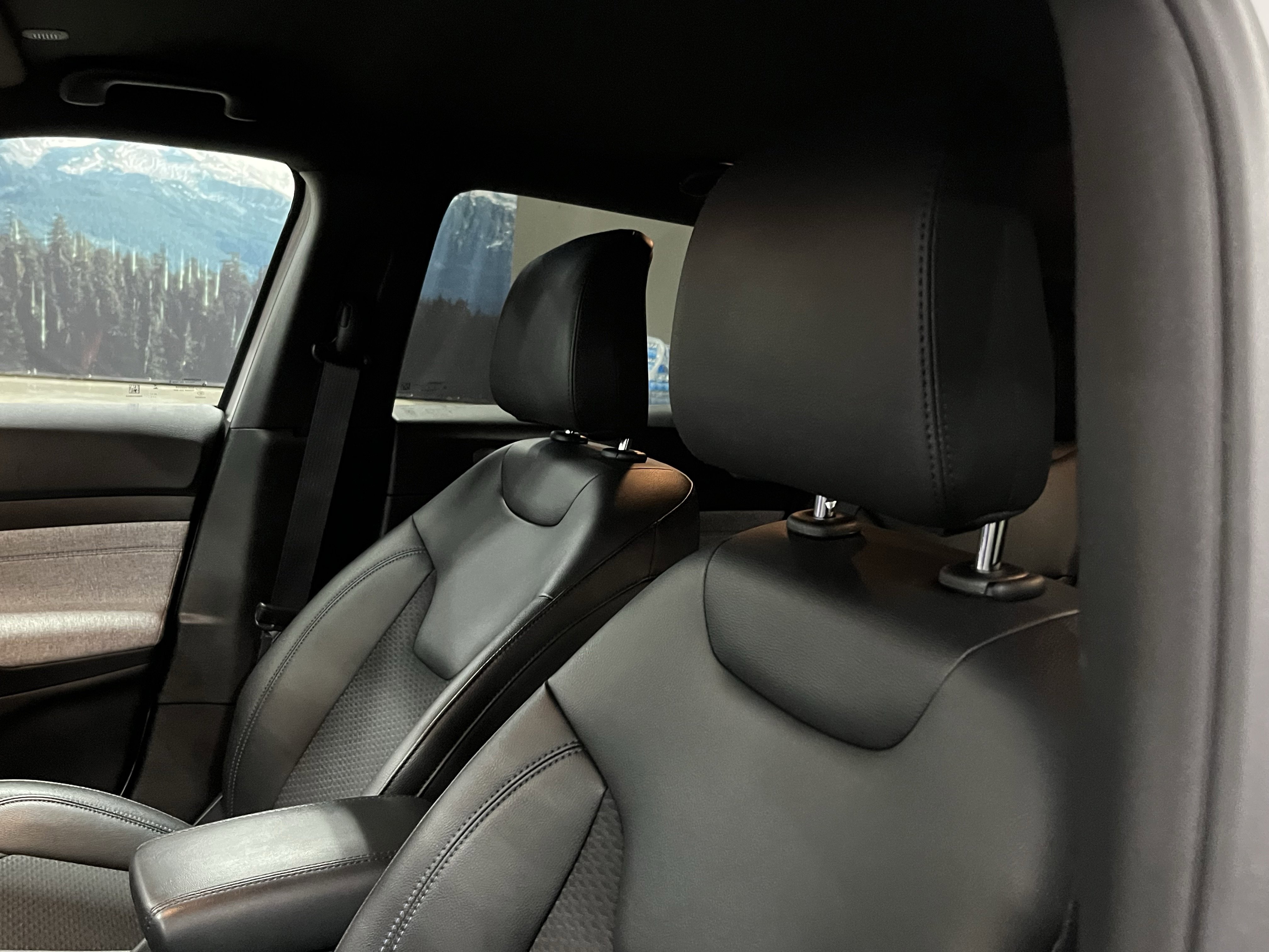 Certified 2025 Jeep Compass Latitude AWD/4WD image 17