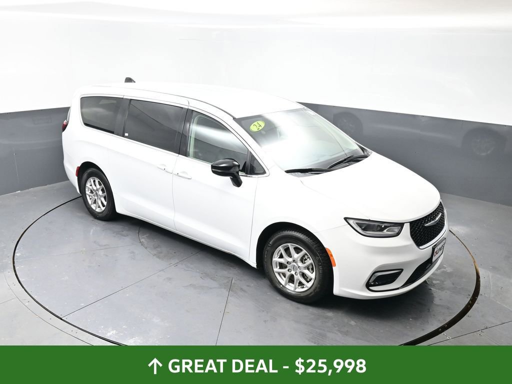 Used 2024 Chrysler Pacifica Touring-L image 45