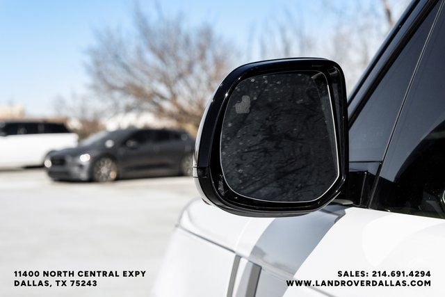 New 2026 Land Rover Range Rover Long Wheelbase SE image 40