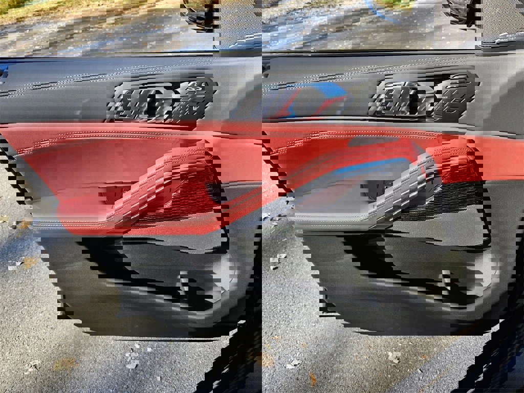 New 2026 BMW X6 xDrive40i w/ Climate Comfort Package image 7