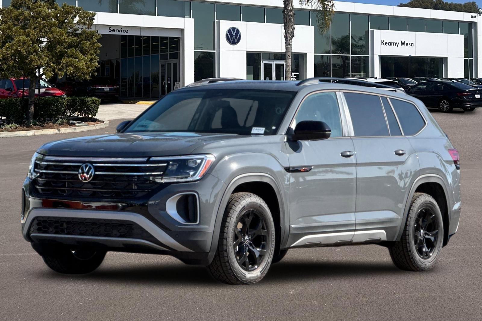 New 2025 Volkswagen Atlas Peak Edition SE image 8