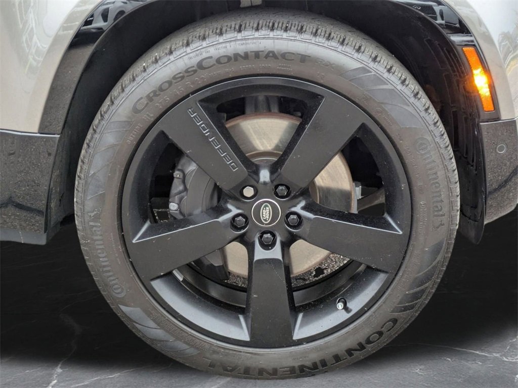 Used 2023 Land Rover Defender 130 X-Dynamic SE image 39