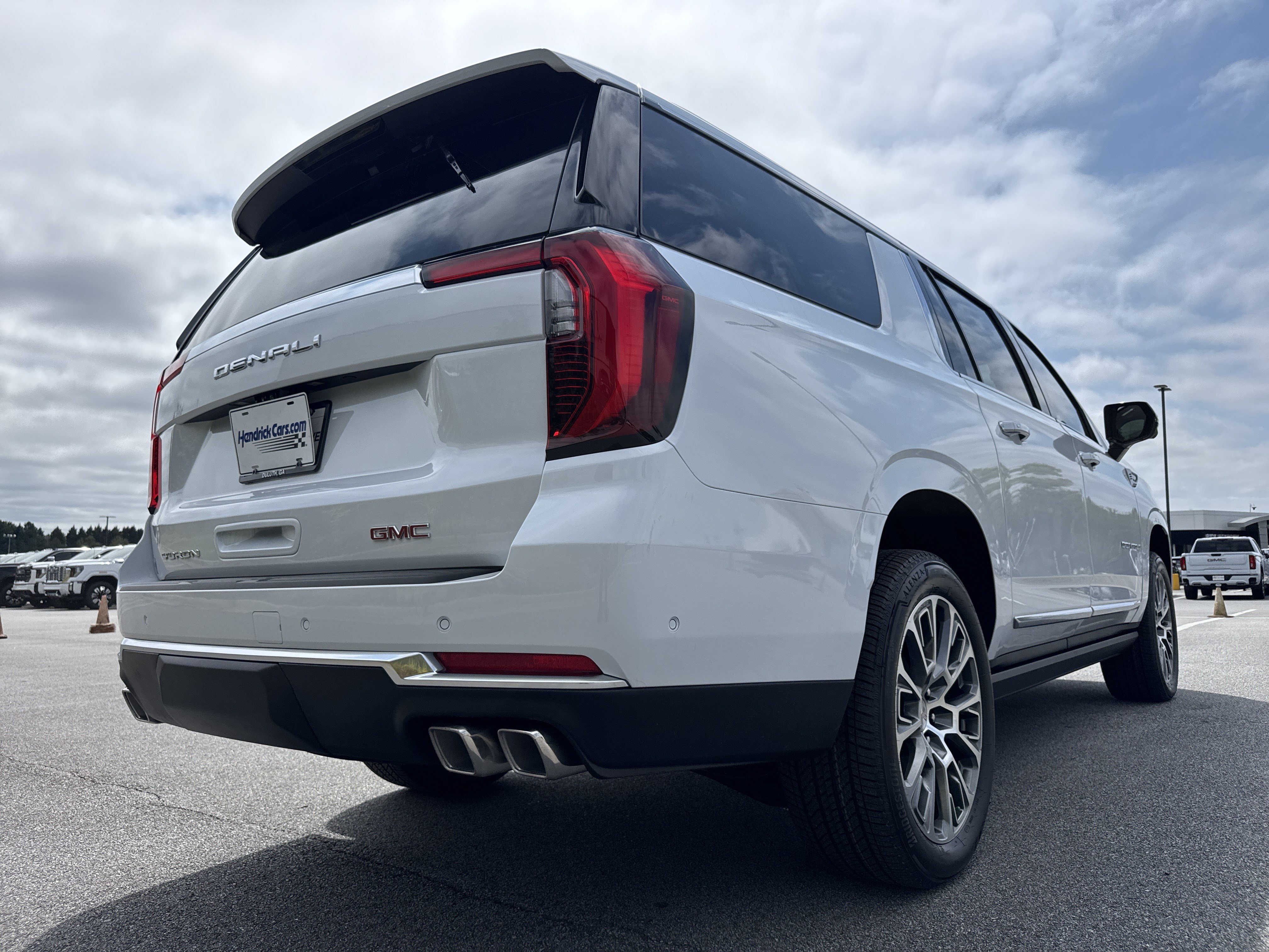 New 2026 GMC Yukon XL Denali w/ Denali Reserve Package RWD image 10