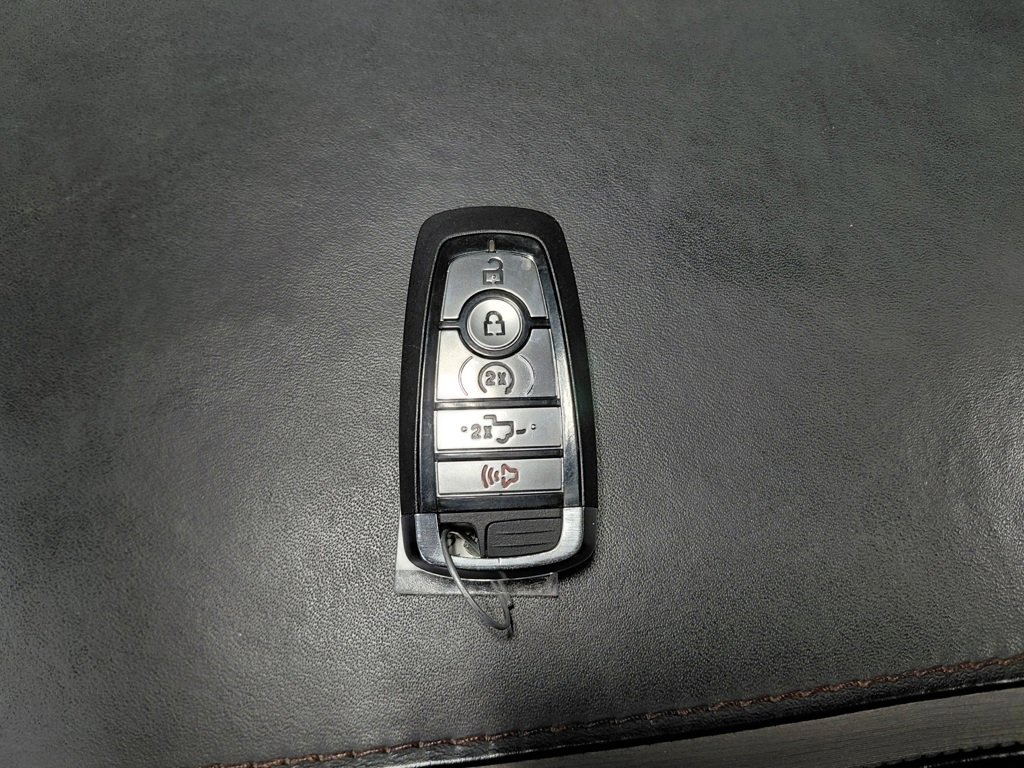 Used 2021 Ford F350 Platinum w/ Tremor Off-Road Package image 8