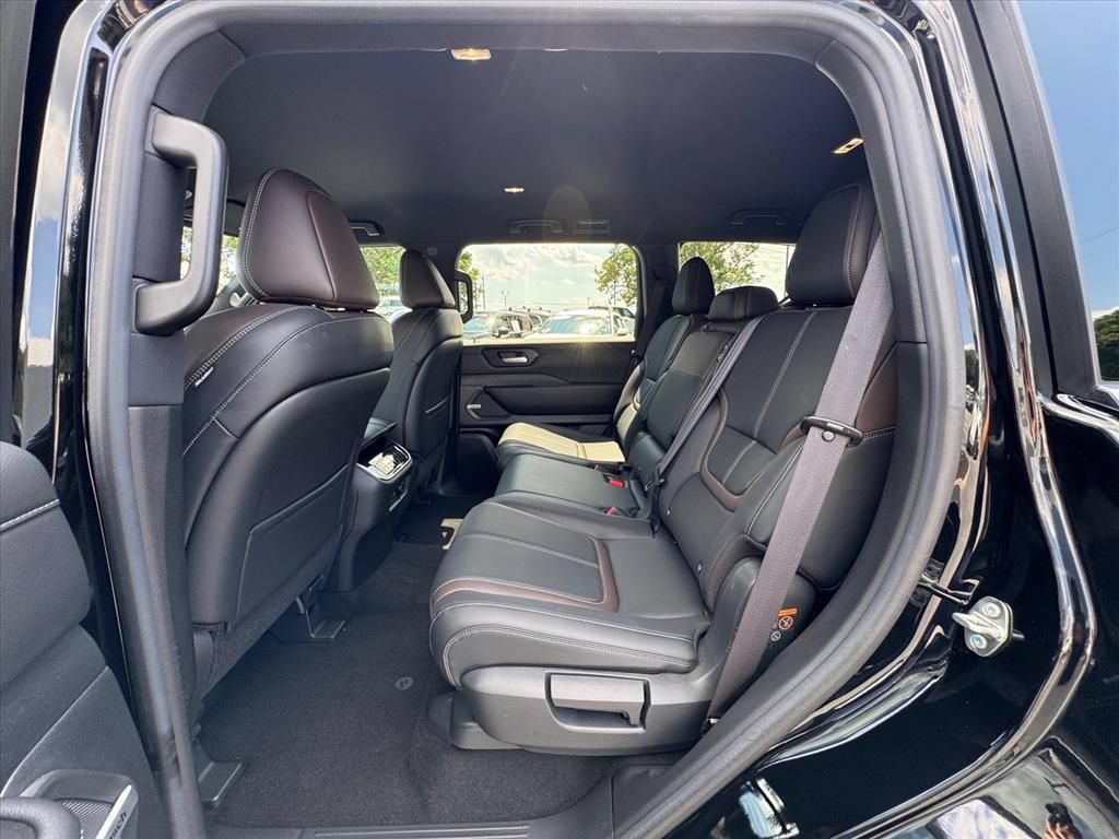 Certified 2025 Nissan Armada SL AWD/4WD image 13
