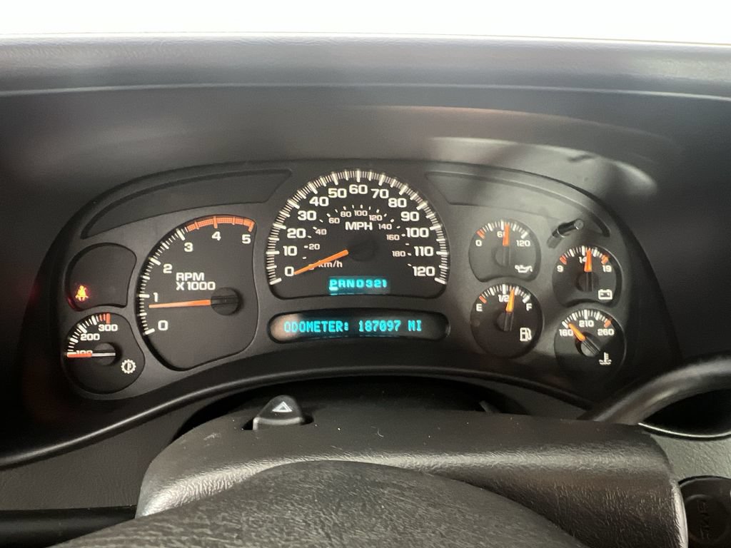 Used 2005 GMC Sierra 2500 SLE w/ Heavy-Duty Power Package AWD/4WD image 13