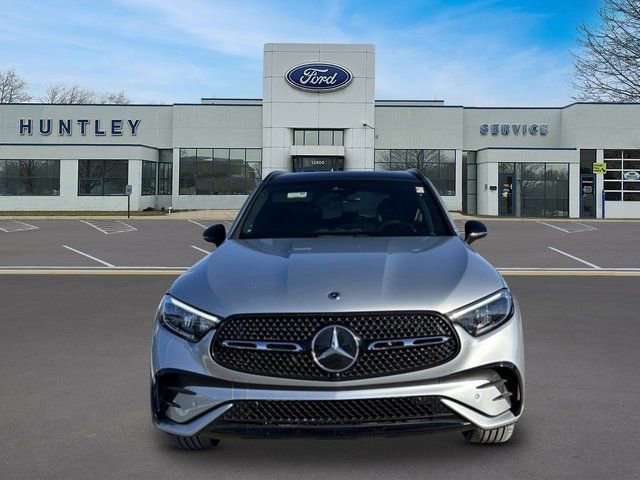 Used 2025 Mercedes-Benz GLC 300 4MATIC w/ AMG Line image 2