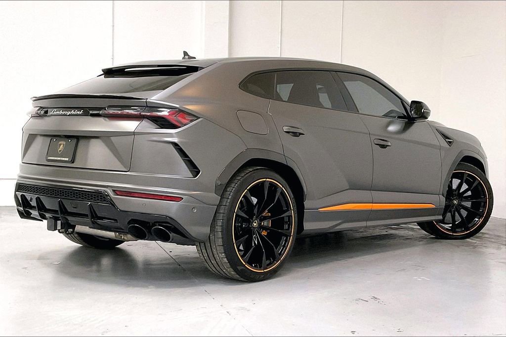 Used 2022 Lamborghini Urus image 4