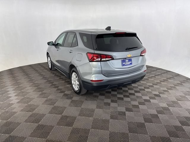 Used 2023 Chevrolet Equinox LS w/ LS Convenience Package FWD image 9