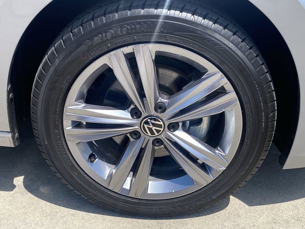 Used 2023 Volkswagen Jetta SE FWD image 10