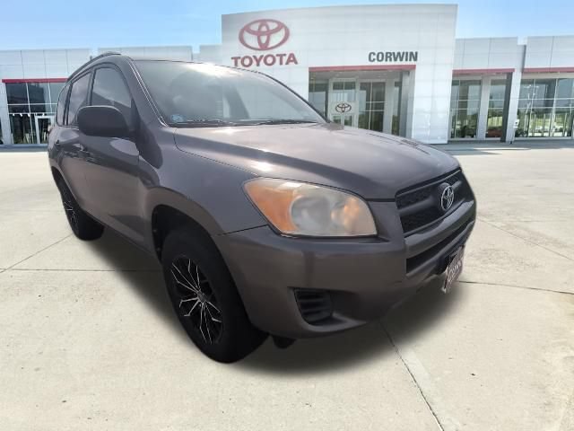 Used 2012 Toyota RAV4 4WD w/ Value Pkg image 2