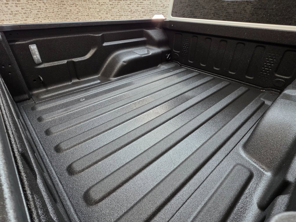 Used 2023 Jeep Gladiator Overland image 9