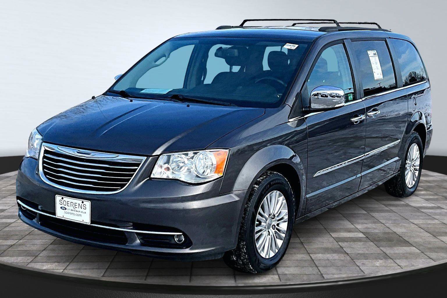 Used 2015 Chrysler Town & Country Touring-L w/ Driver Convenience Group video 2