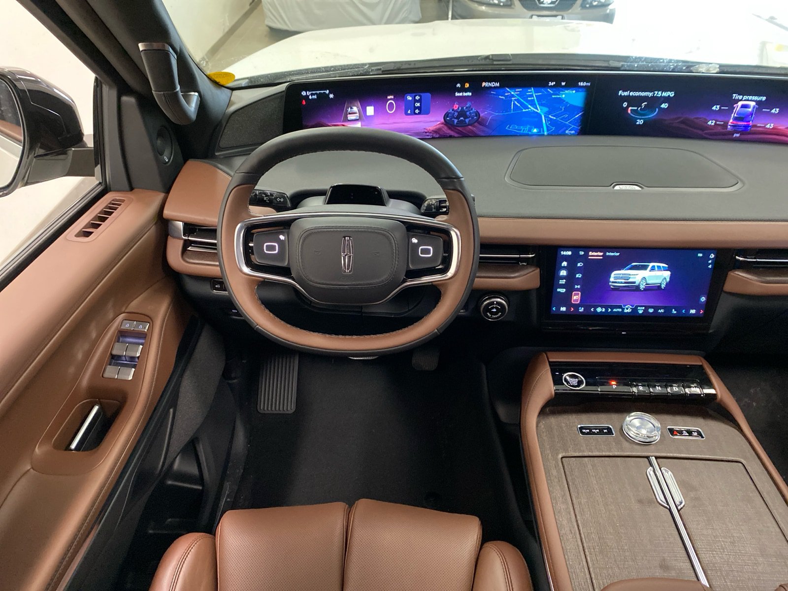 New 2026 Lincoln Navigator Reserve AWD/4WD image 16