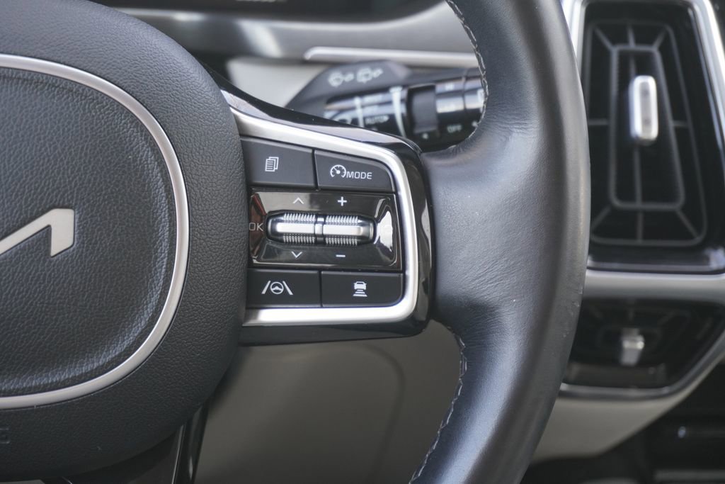 Used 2023 Kia Sorento SX image 15