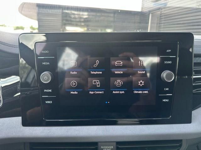 New 2025 Volkswagen Jetta SE FWD image 22