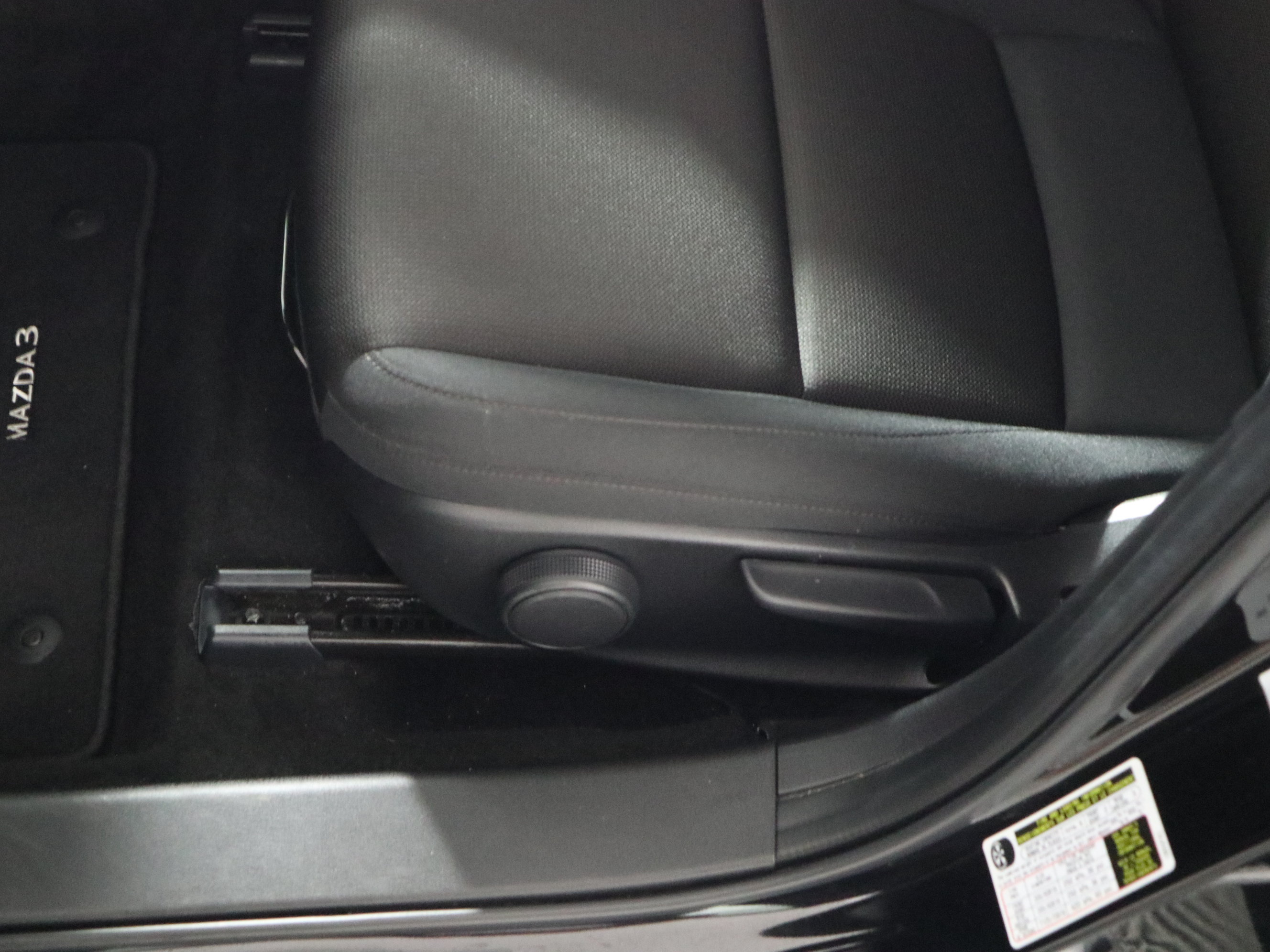 Certified 2025 MAZDA MAZDA3 s FWD image 21