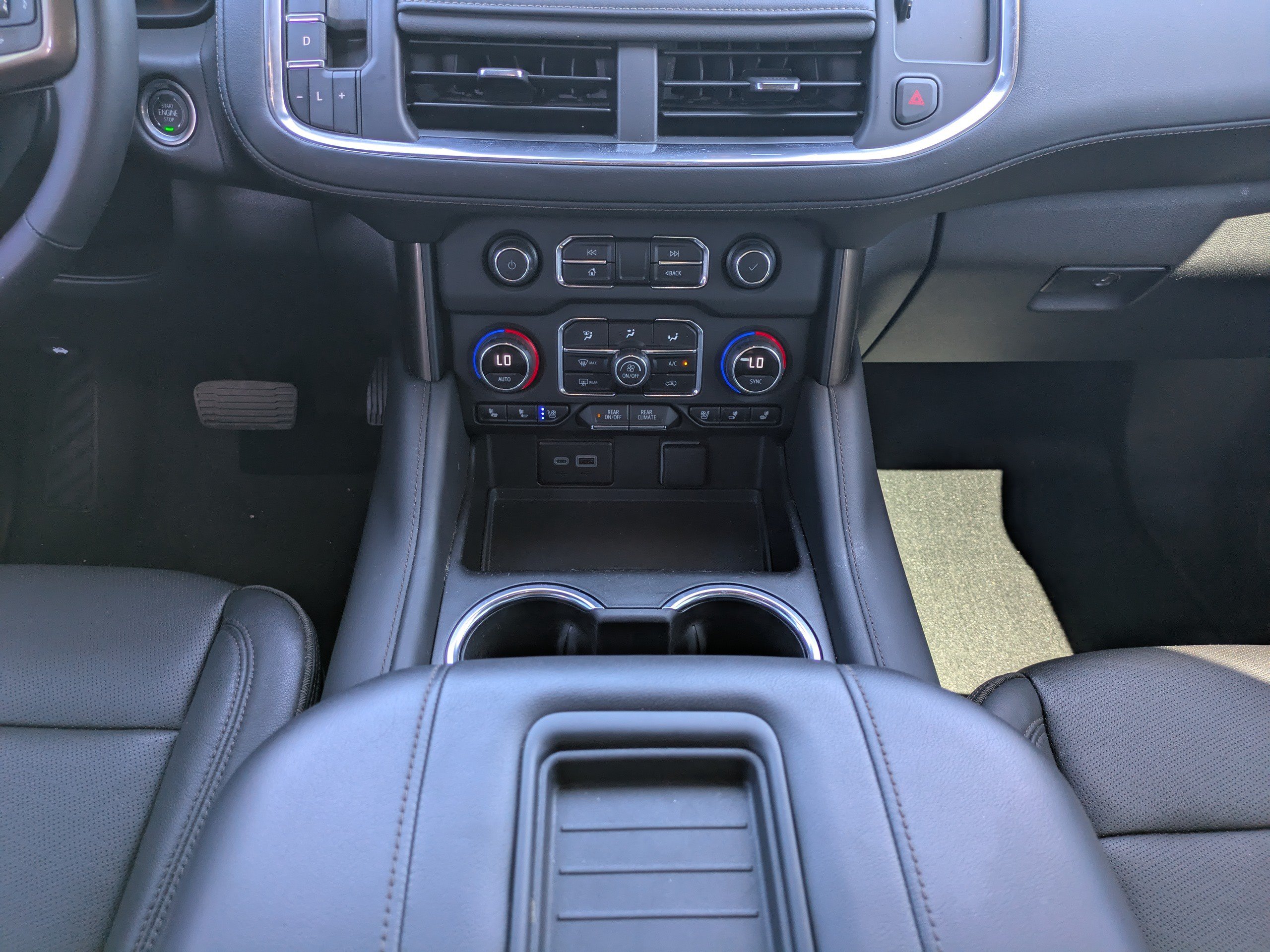 Used 2024 Chevrolet Suburban High Country AWD/4WD image 18