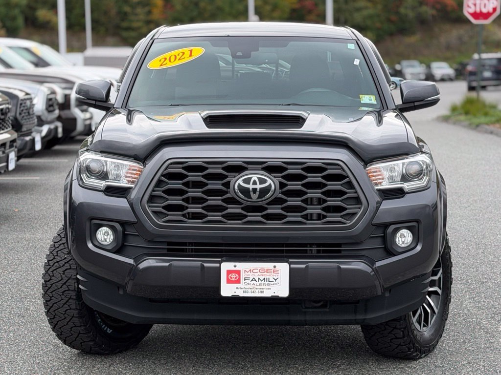 Used 2021 Toyota Tacoma TRD Sport w/ Technology Package AWD/4WD image 2