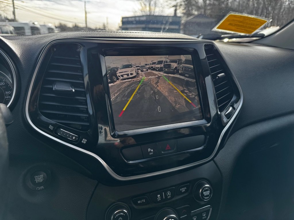 Used 2019 Jeep Cherokee Limited image 17