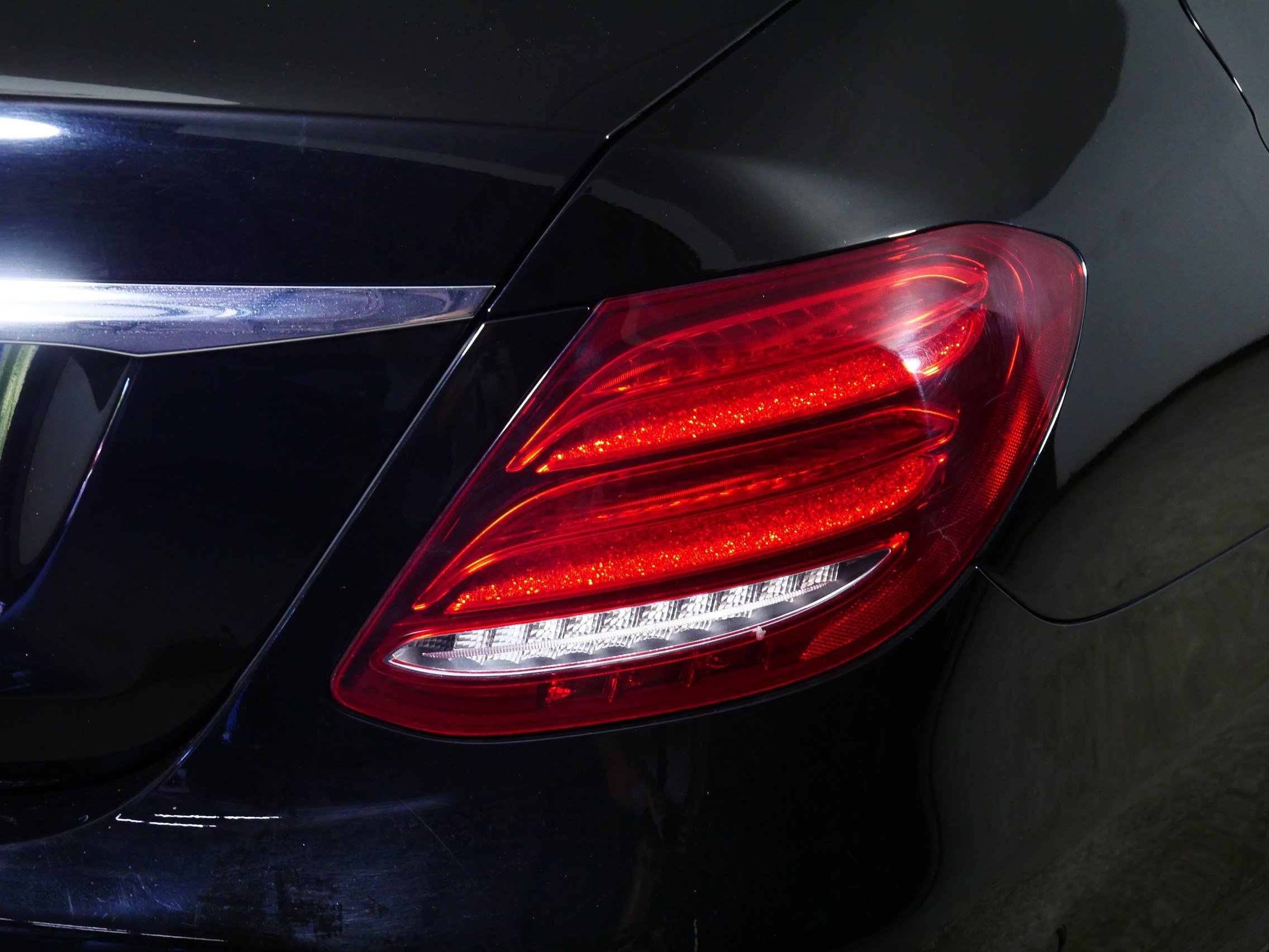 Used 2018 Mercedes-Benz E 300 4MATIC image 17