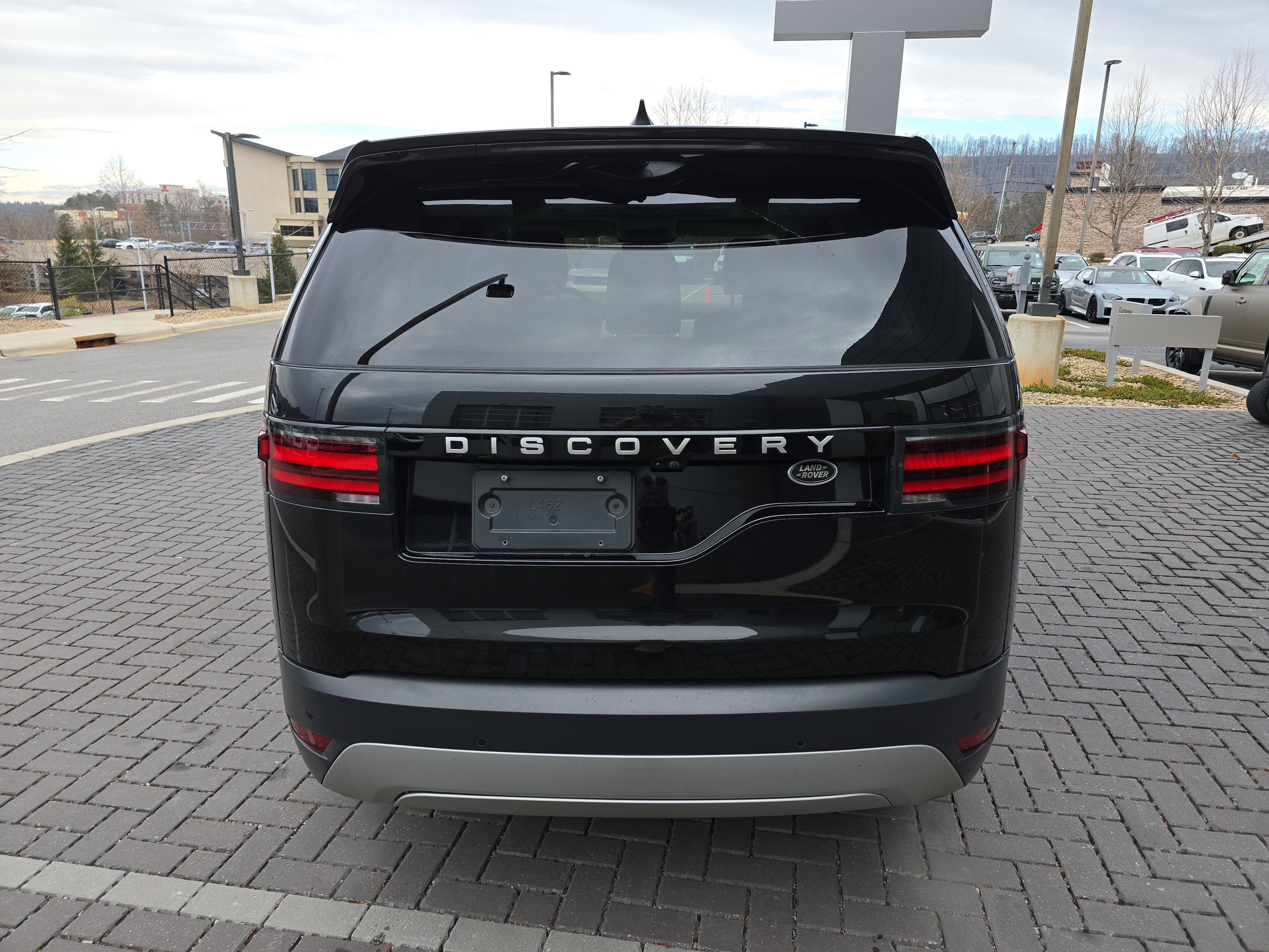 Used 2021 Land Rover Discovery S image 6