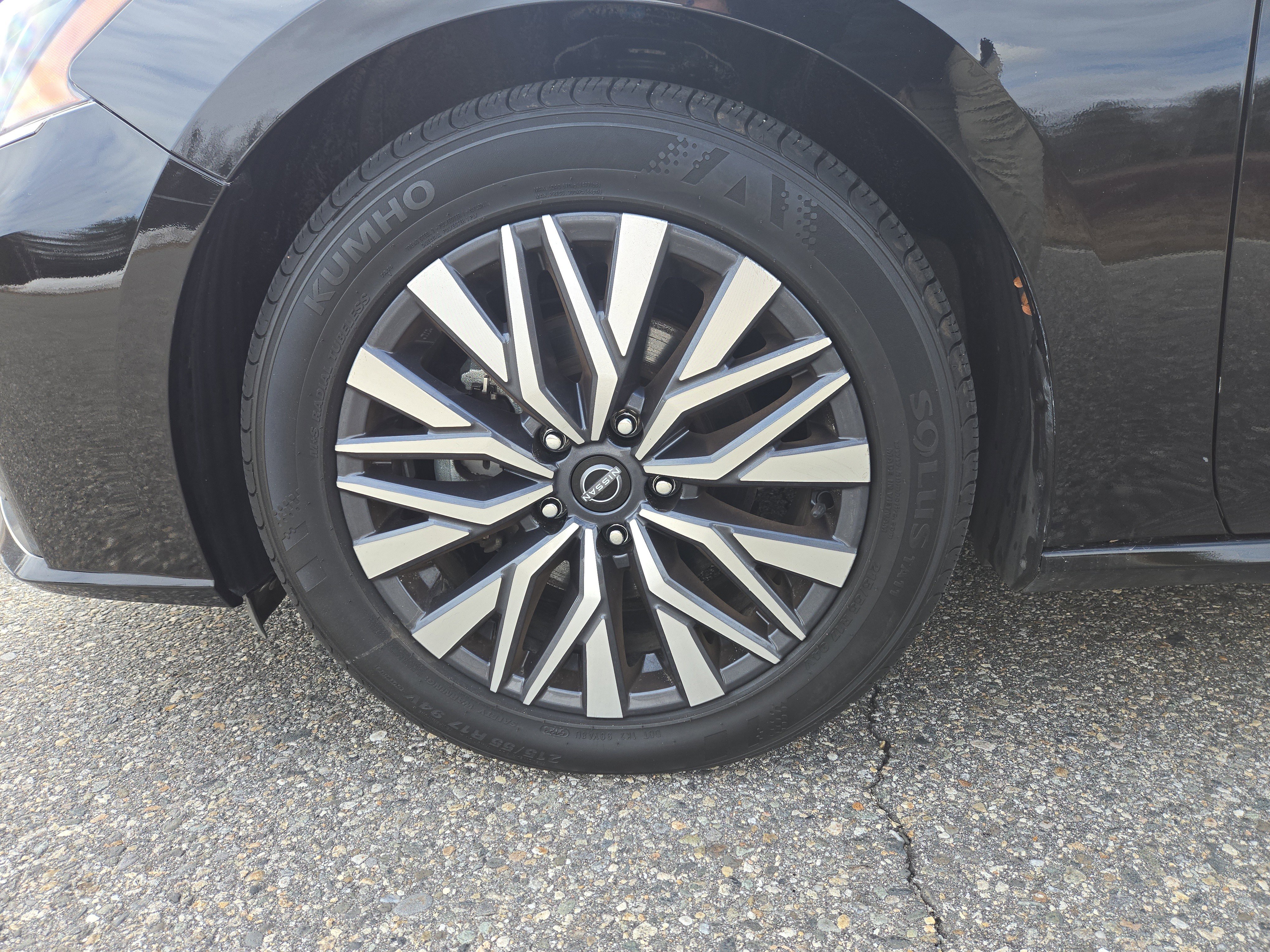 Used 2024 Nissan Altima 2.5 SV image 12