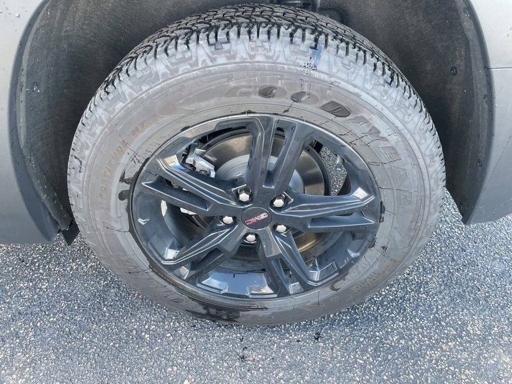 Used 2024 GMC Terrain AT4 w/ Infotainment Package II image 5