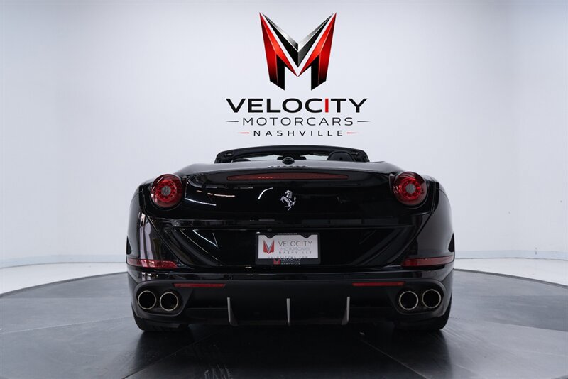 Used 2017 Ferrari California T RWD image 19