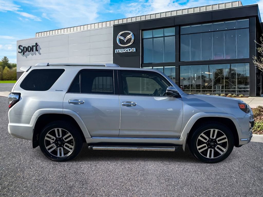 Used 2024 Toyota 4Runner Limited AWD/4WD image 2