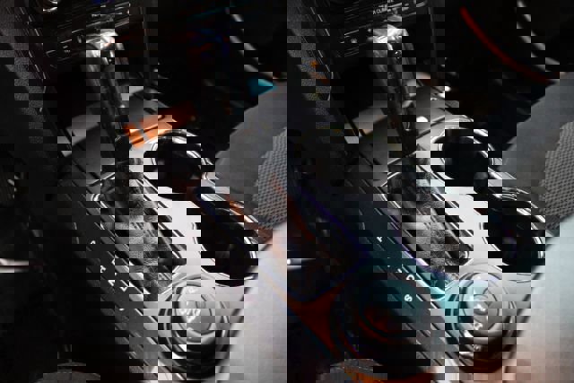 Used 2017 Ford Explorer XLT image 13