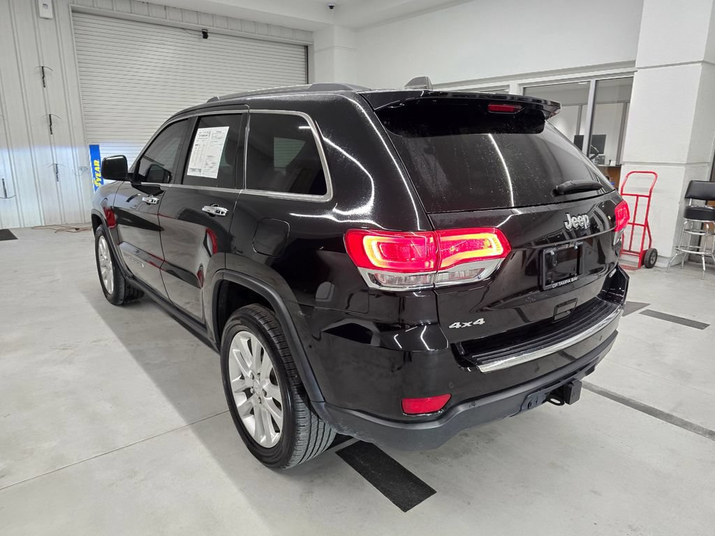 Used 2017 Jeep Grand Cherokee Limited w/ Trailer Tow Group IV AWD/4WD image 4