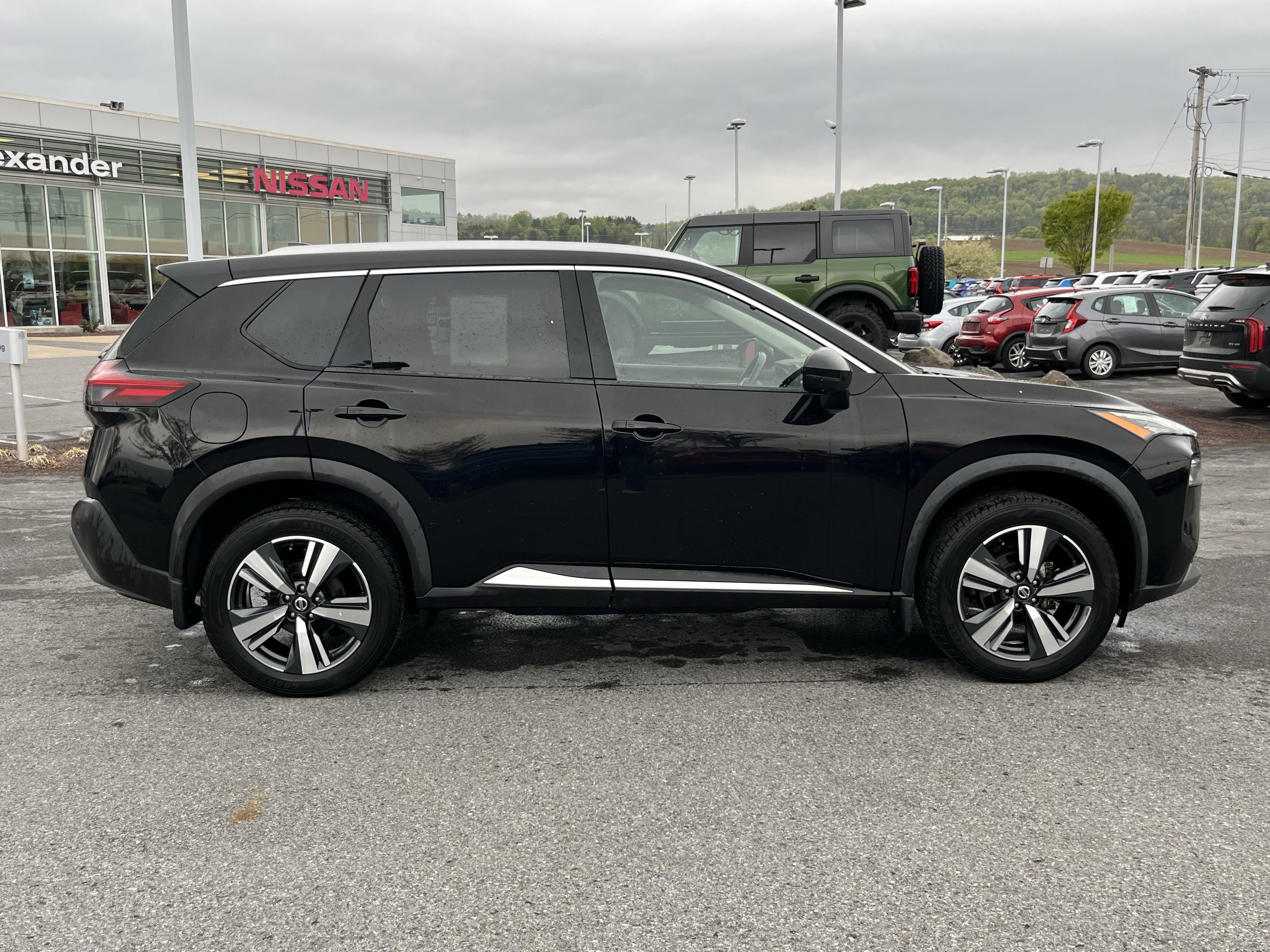 Used 2021 Nissan Rogue SL w/ Premium Package AWD/4WD image 2