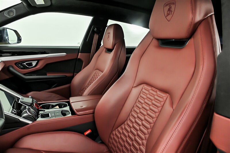 Used 2019 Lamborghini Urus AWD/4WD image 18