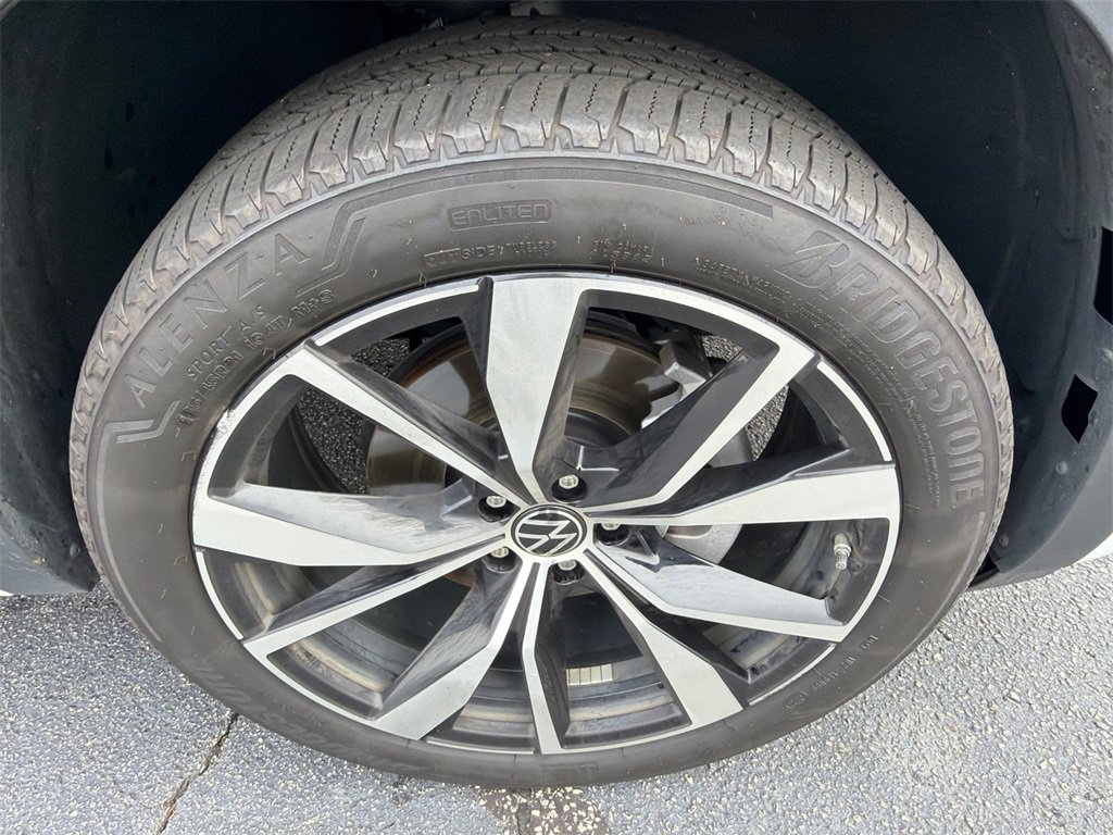 Used 2024 Volkswagen Atlas SEL Premium R-Line image 12