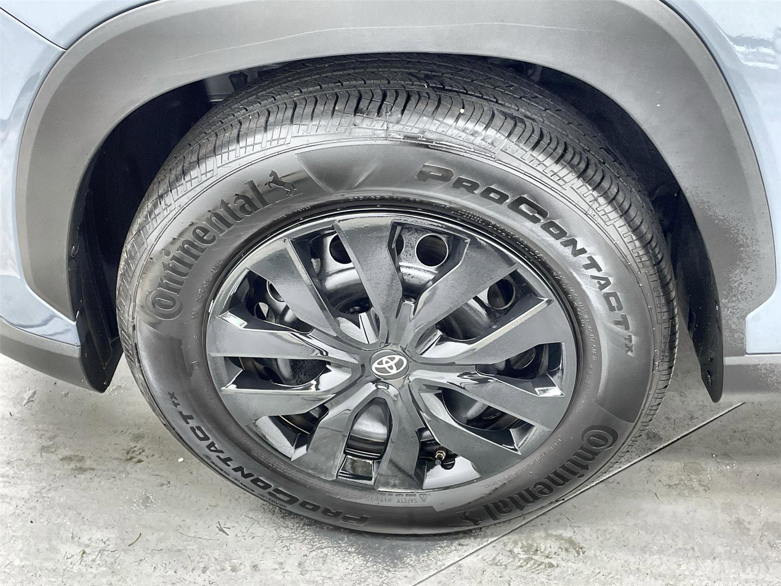 Used 2025 Toyota Corolla Cross L image 10