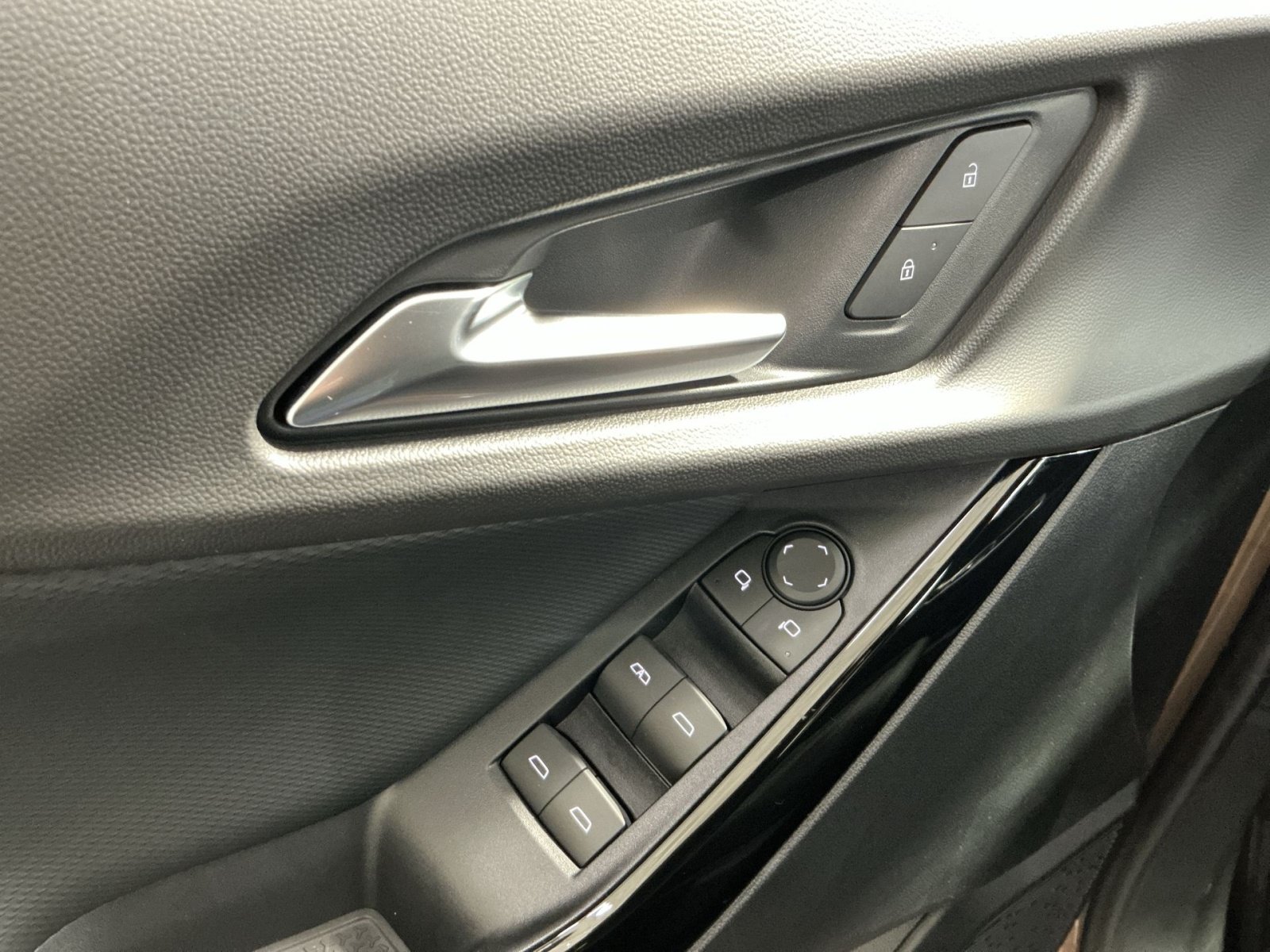 New 2027 Chevrolet Equinox LT FWD image 16