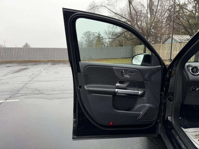Certified 2022 Mercedes-Benz GLB 250 4MATIC image 17